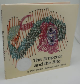 Item #000698E THE EMPEROR AND THE KITE [Signed]. JANE YOLEN